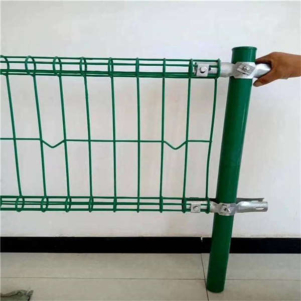 簡單圈地雙邊護欄網(wǎng) 綠色彎頭防護網(wǎng) 廠區(qū)工業(yè)區(qū)外墻鐵圍欄