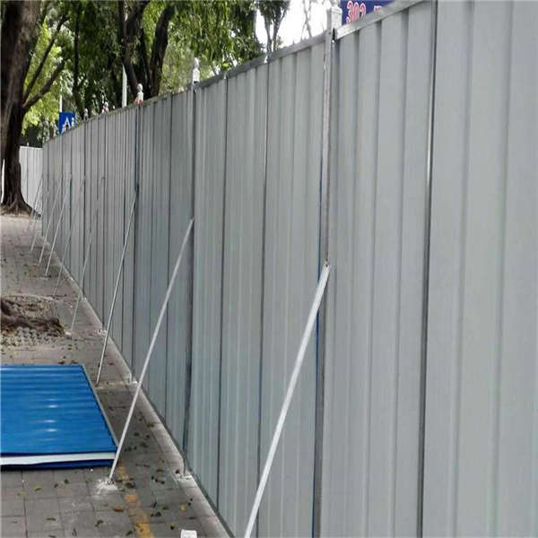 灰色彩鋼圍擋 修路施工圍欄 藍(lán)色護(hù)欄板封閉式2米高